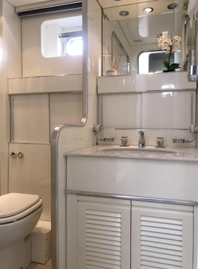אמפוריבראבה Home Sweet Boat - Chambres D'Hotes מראה חיצוני תמונה